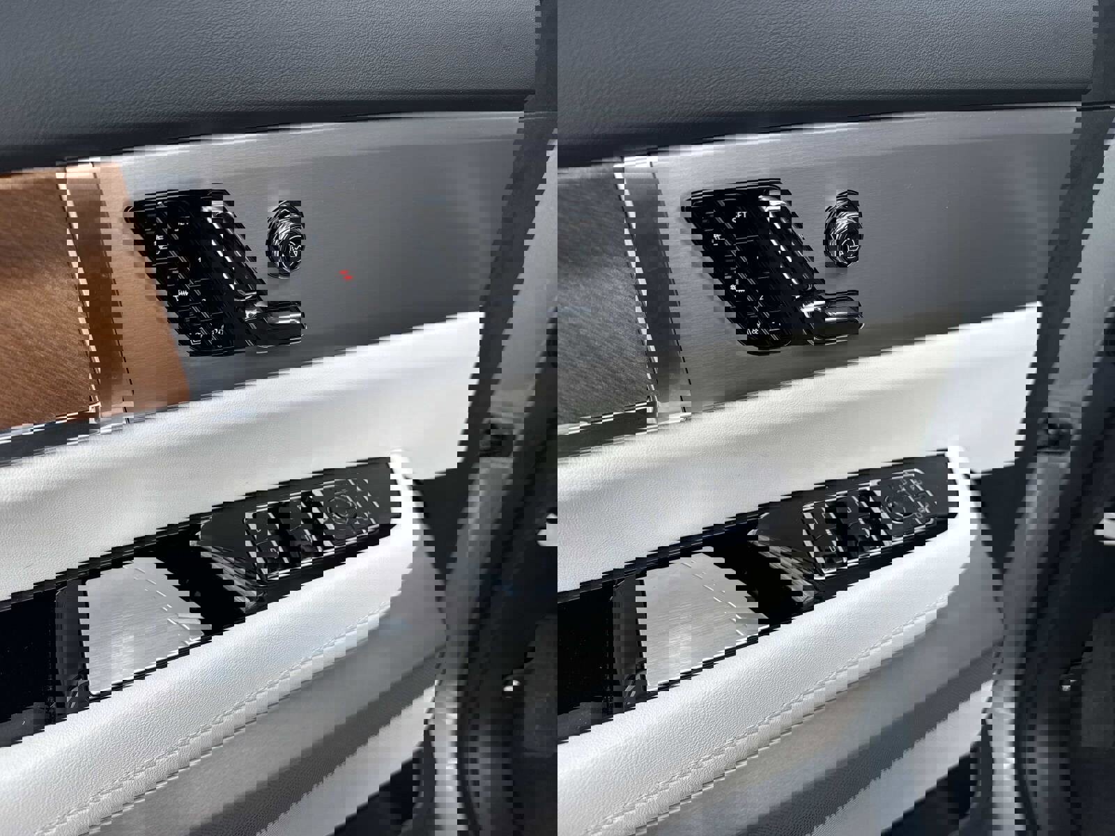 New 2026 Cadillac Vistiq Luxury w/ LPO, Floor Liner Package image 19