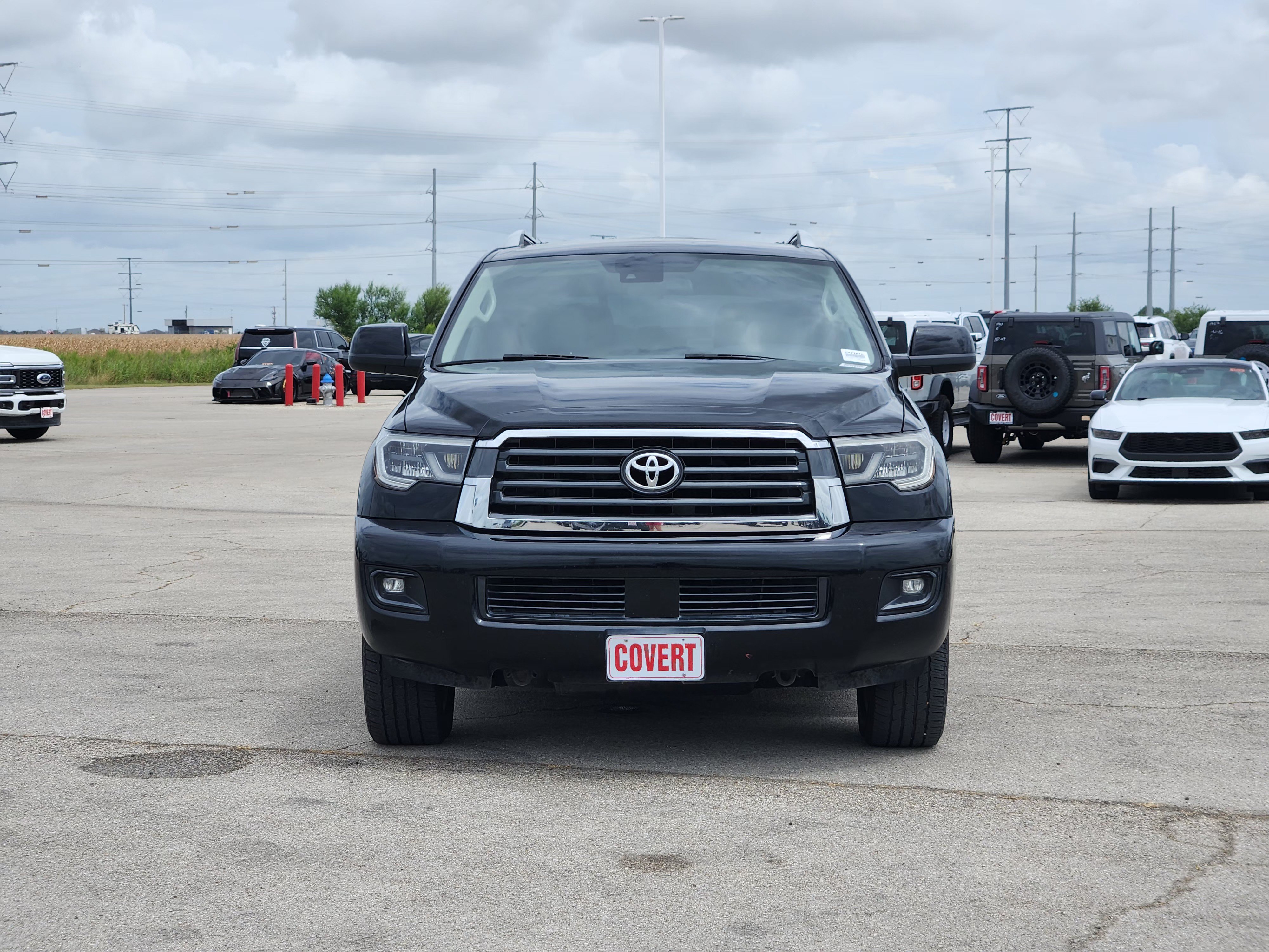Used 2018 Toyota Sequoia SR5 RWD image 2
