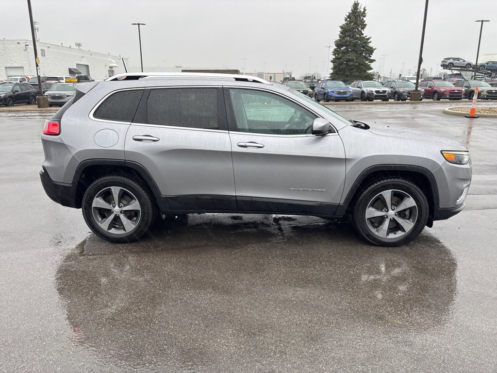 Used 2019 Jeep Cherokee Limited image 2
