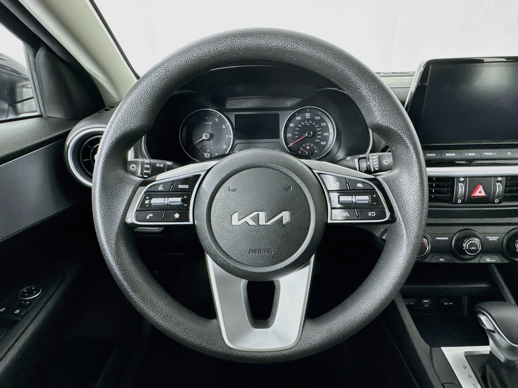 Used 2023 Kia Forte LXS w/ LXS Technology Package FWD image 11