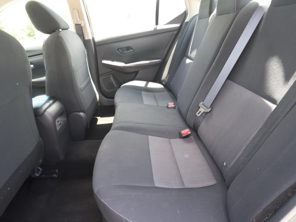 Used 2024 Nissan Sentra SV FWD image 9