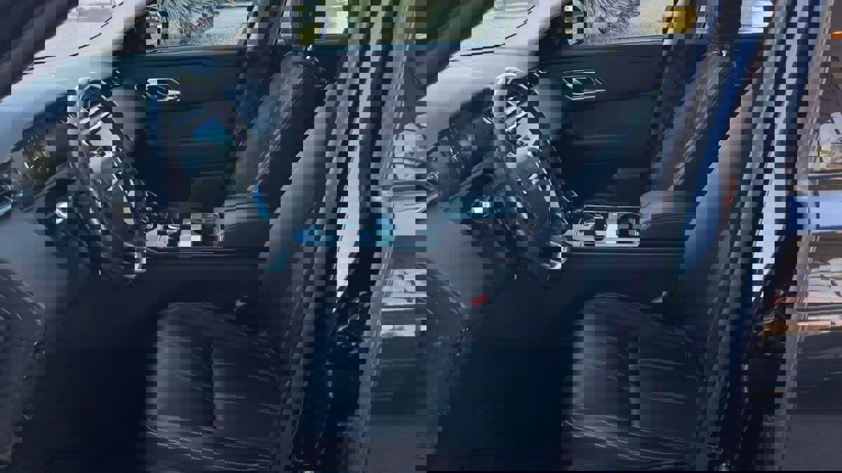 Used 2019 Land Rover Range Rover Velar S image 39