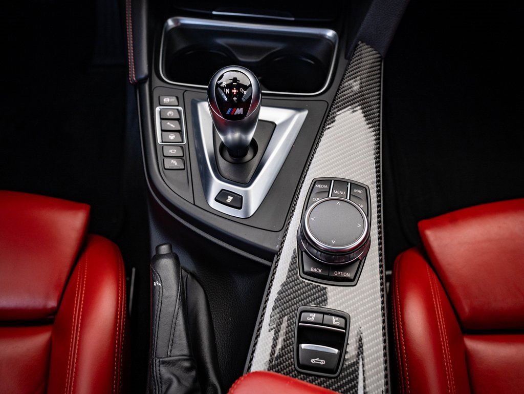 Used 2018 BMW M4 Convertible image 39