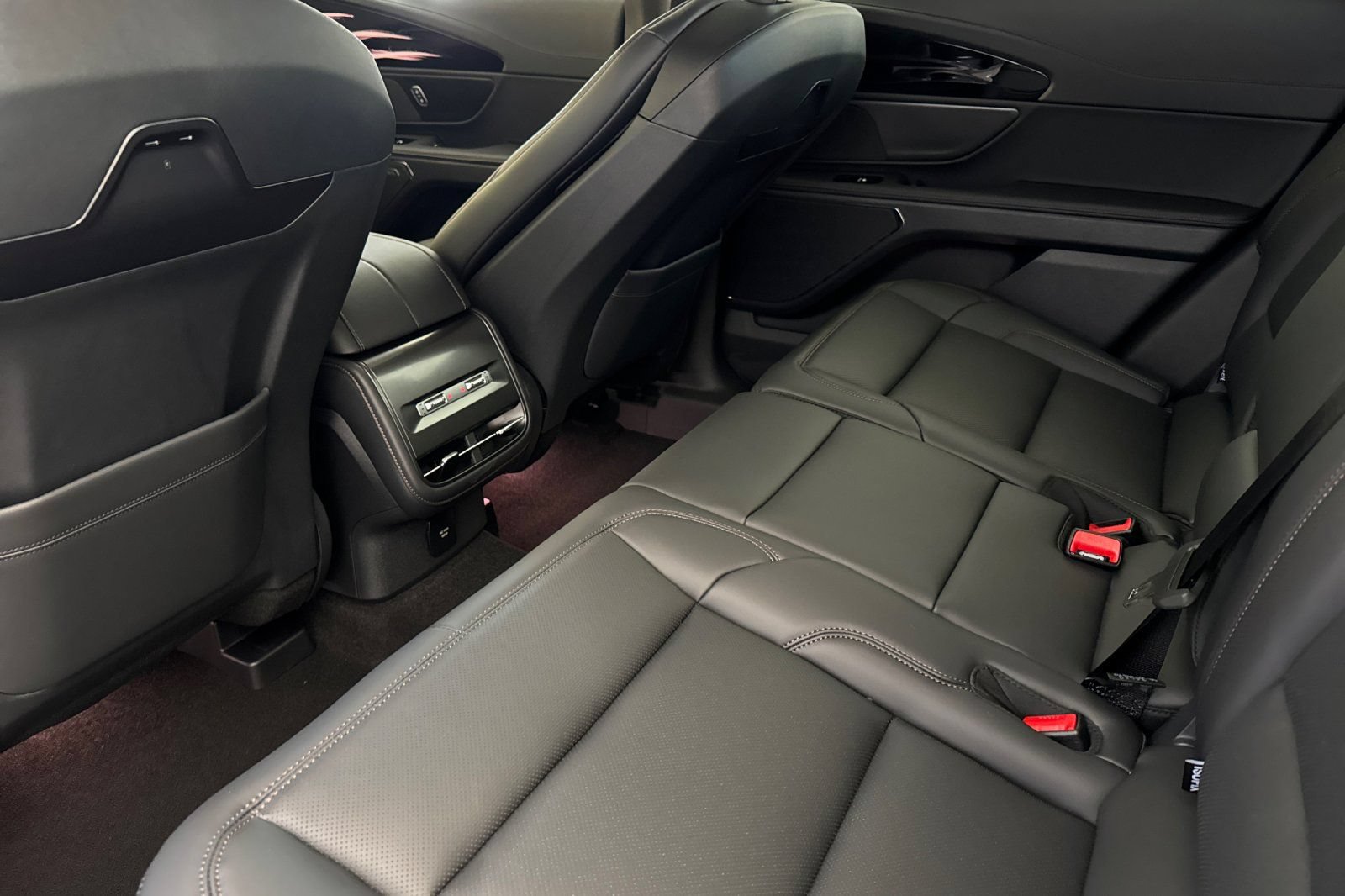 New 2026 Lincoln Nautilus Premier w/ Equipment Group 102A AWD/4WD image 9