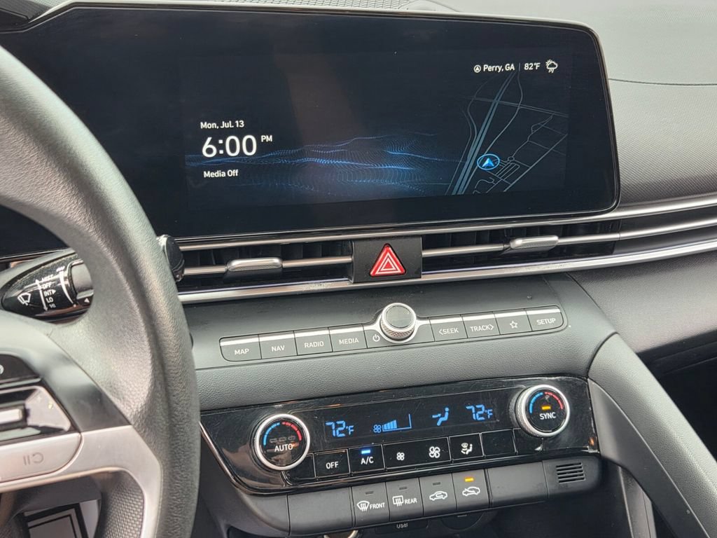 Used 2024 Hyundai Elantra SEL FWD image 21