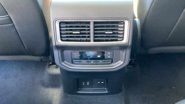 New 2026 Volkswagen Atlas Peak Edition image 23