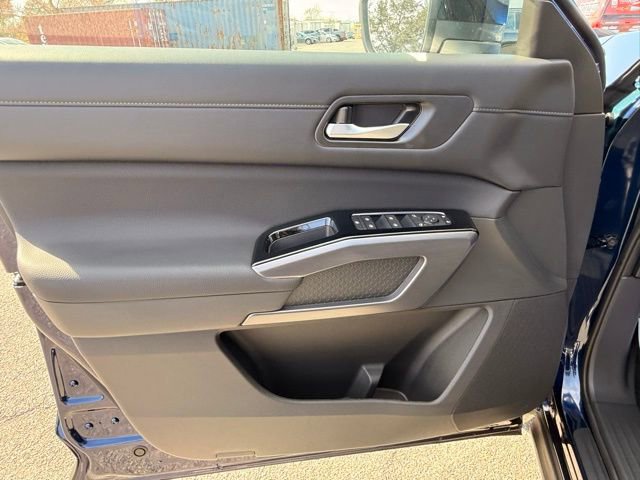 New 2026 Nissan Pathfinder SL image 10