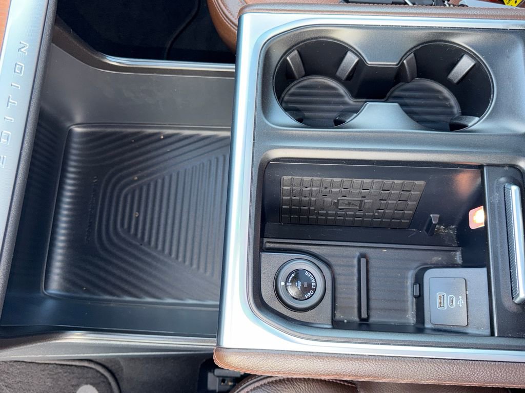 Used 2025 Ford Expedition King Ranch image 39