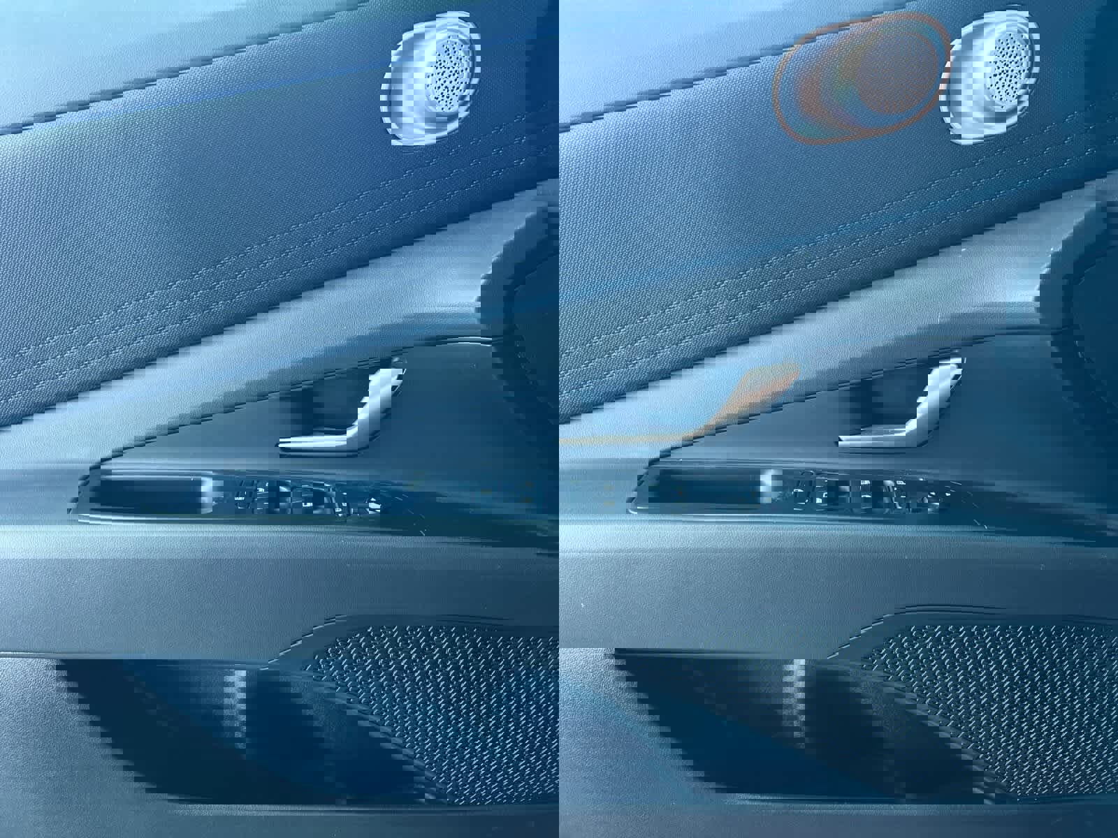 New 2025 Hyundai Elantra Blue image 13