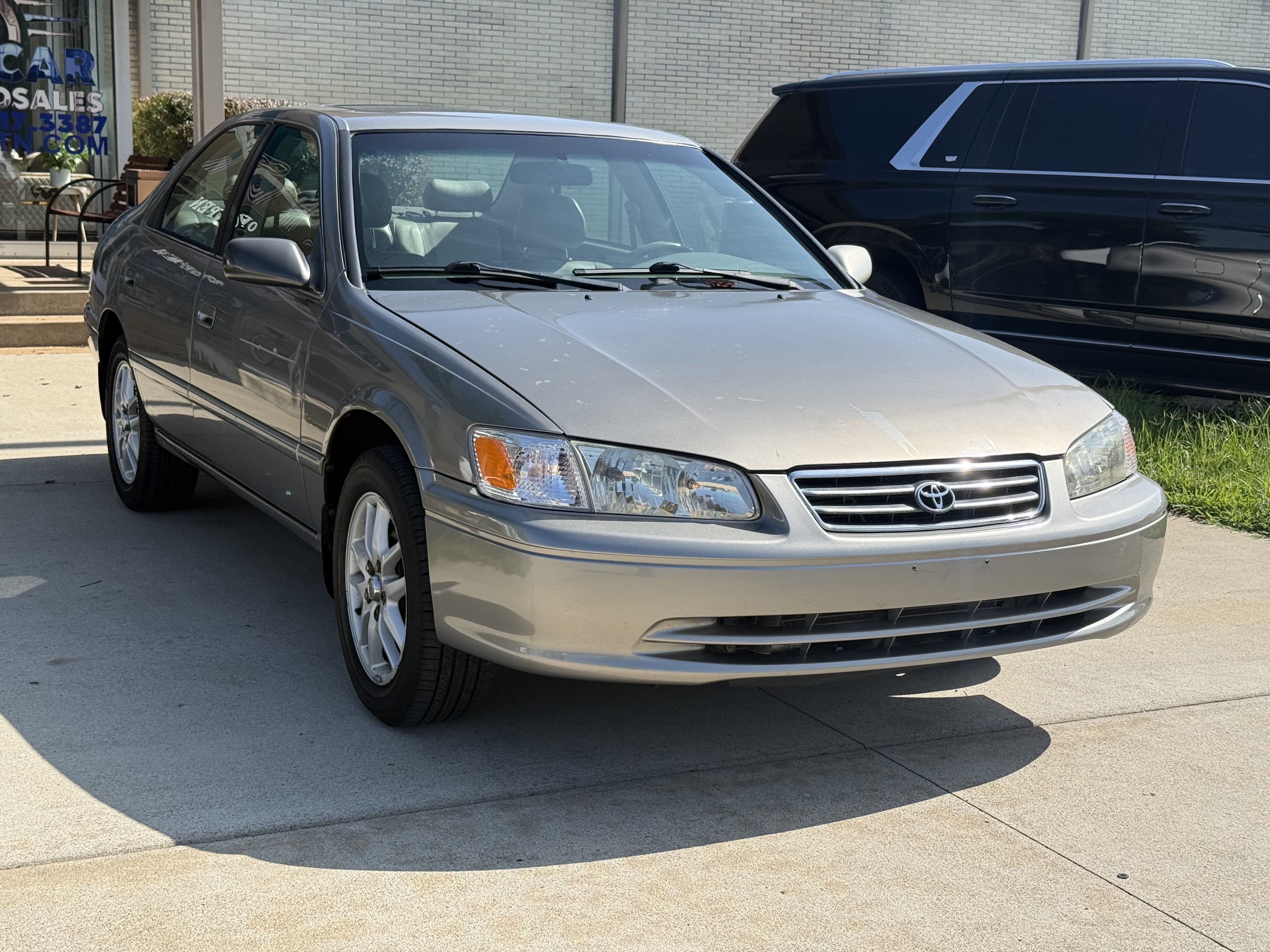 Used 2001 Toyota Camry XLE FWD image 3