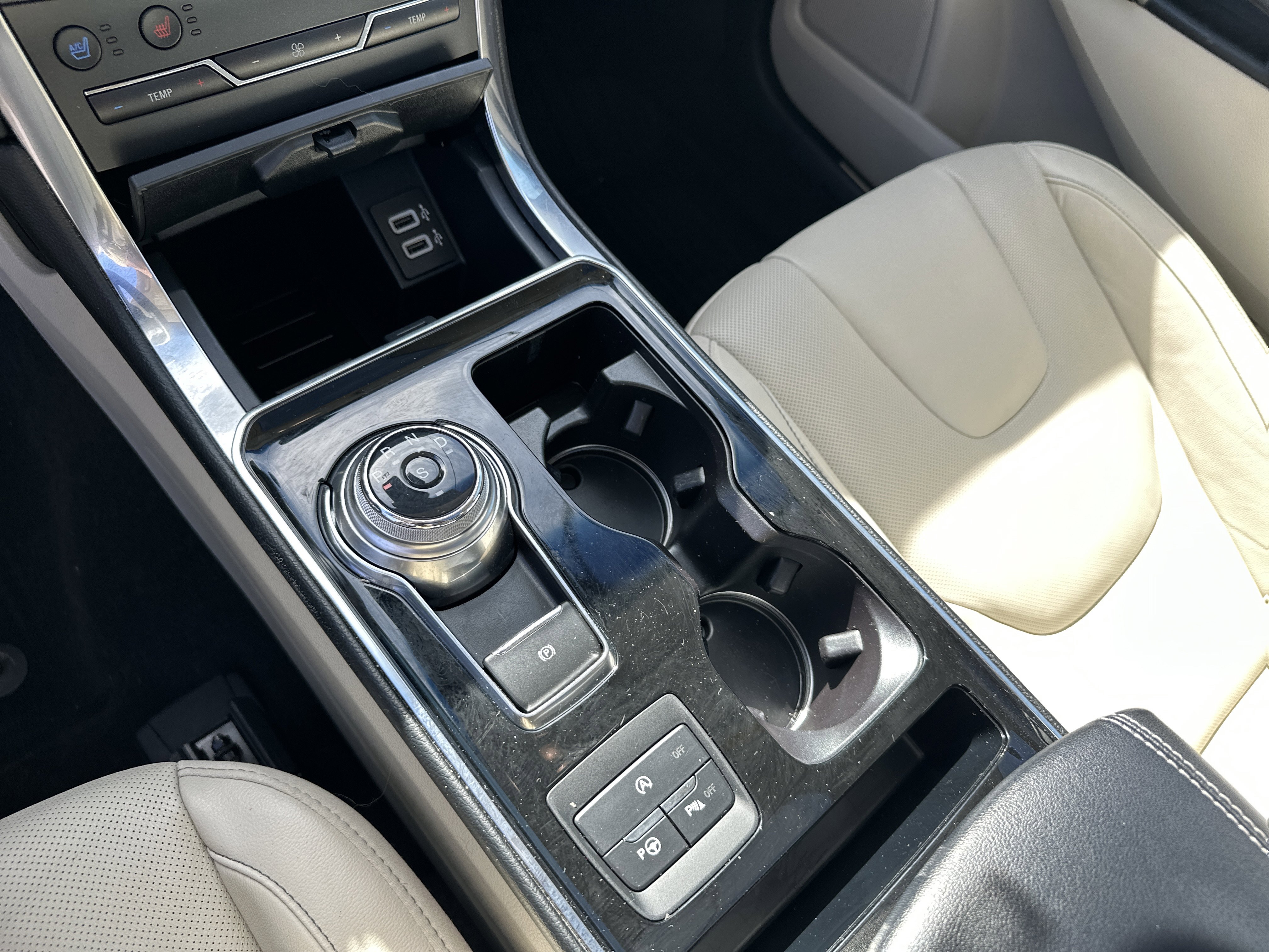 Used 2019 Ford Edge Titanium w/ Equipment Group 301A image 33