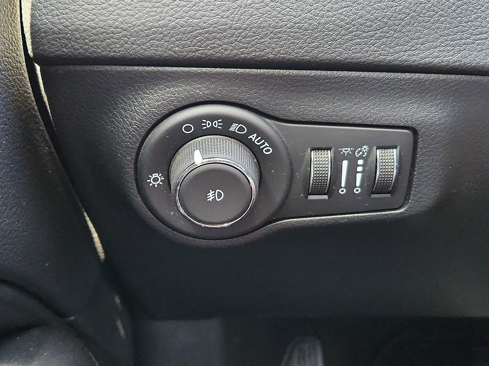 Used 2021 Jeep Compass Latitude FWD image 20