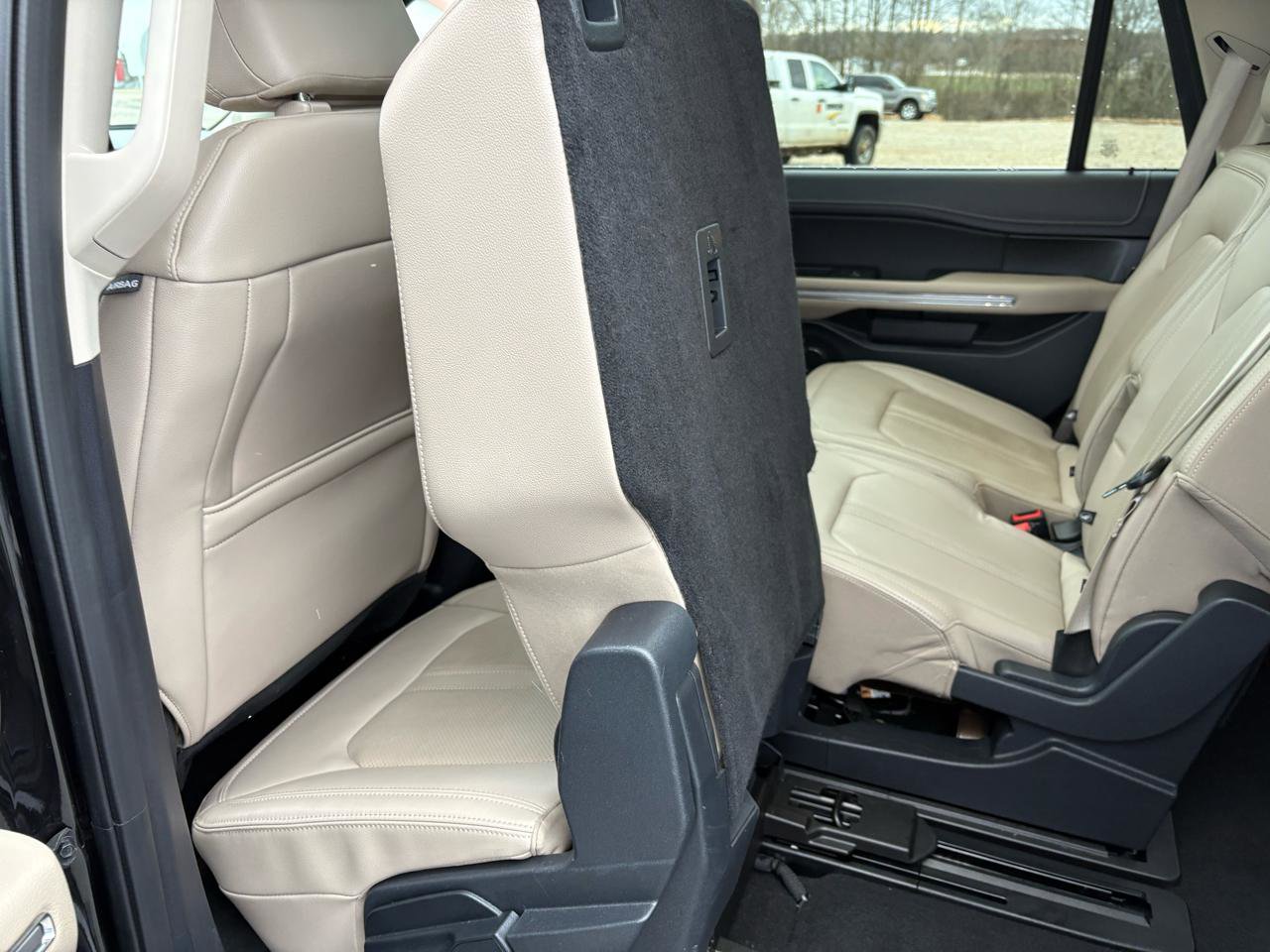Certified 2024 Ford Expedition Limited image 44