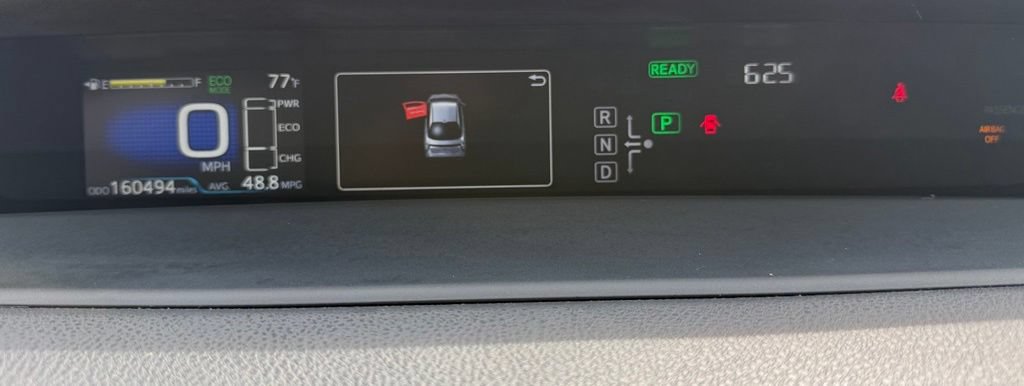 Used 2017 Toyota Prius Three w/ Advanced Technology Package FWD image 35