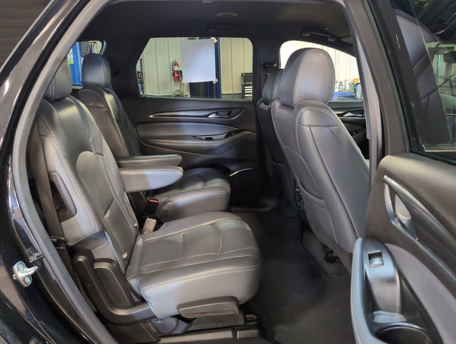 Used 2024 Buick Enclave Premium AWD/4WD image 27