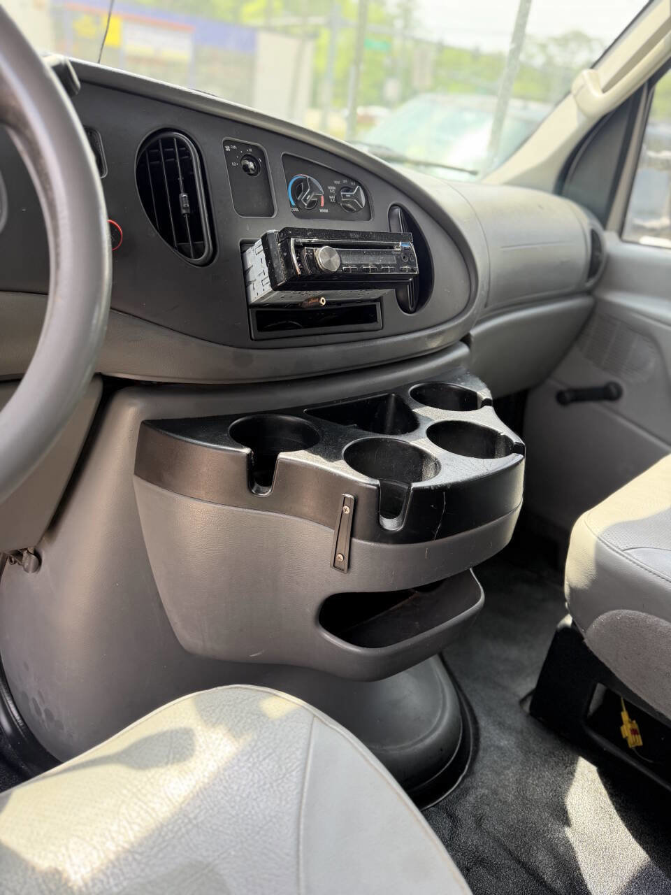 Used 2007 Ford E-250 and Econoline 250 RWD image 10