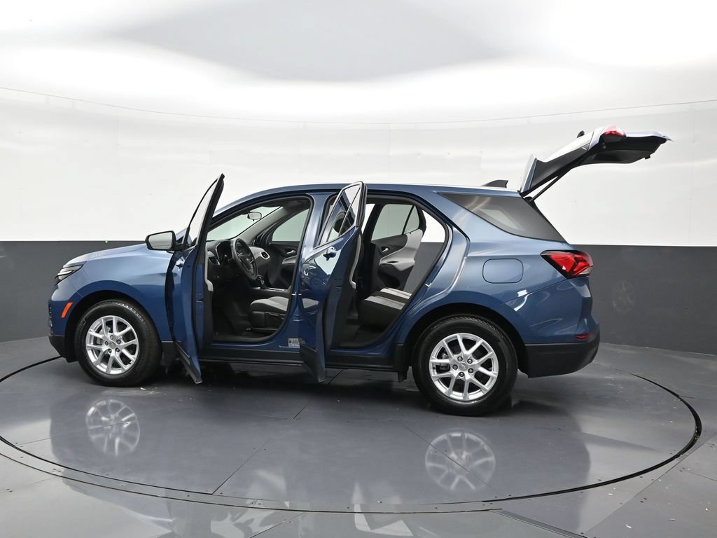 Used 2024 Chevrolet Equinox LS FWD image 31