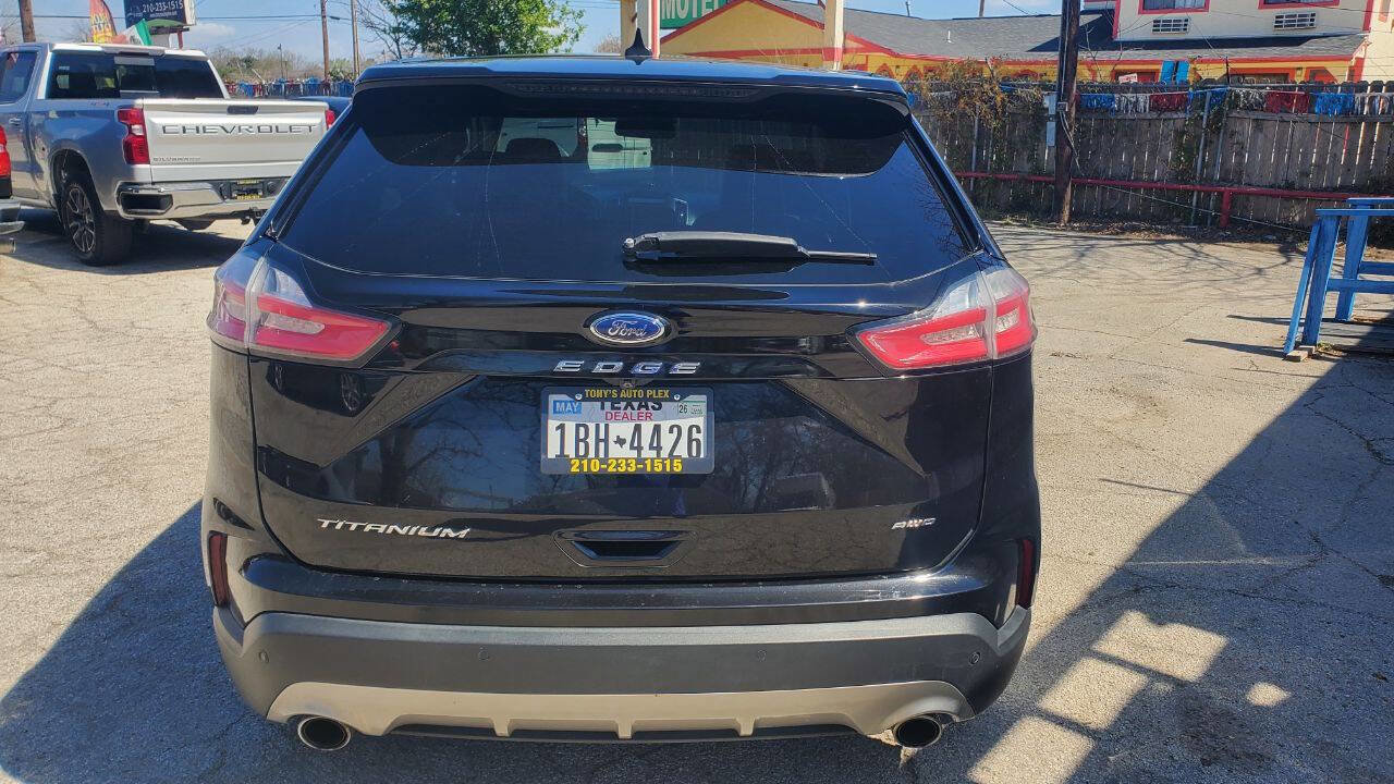 Used 2022 Ford Edge Titanium AWD/4WD image 4