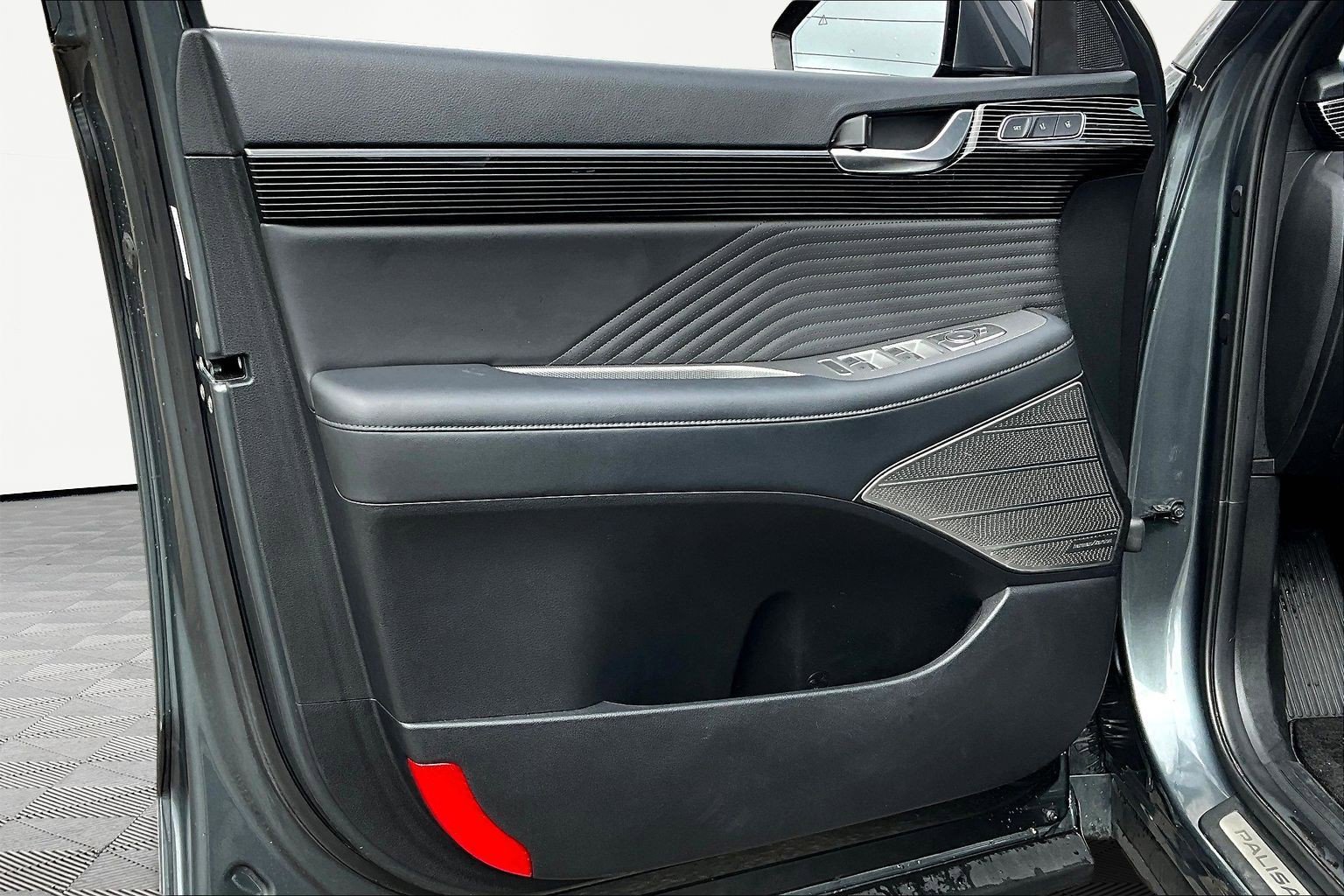 Used 2023 Hyundai Palisade Calligraphy image 20
