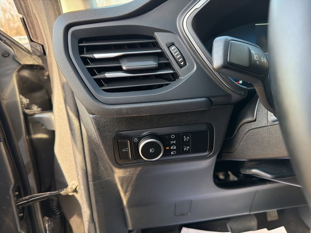 Used 2025 Ford Escape Platinum image 18