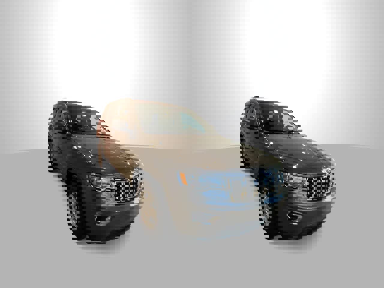 Used 2017 Jeep Grand Cherokee Laredo w/ Quick Order Package 23E image 2