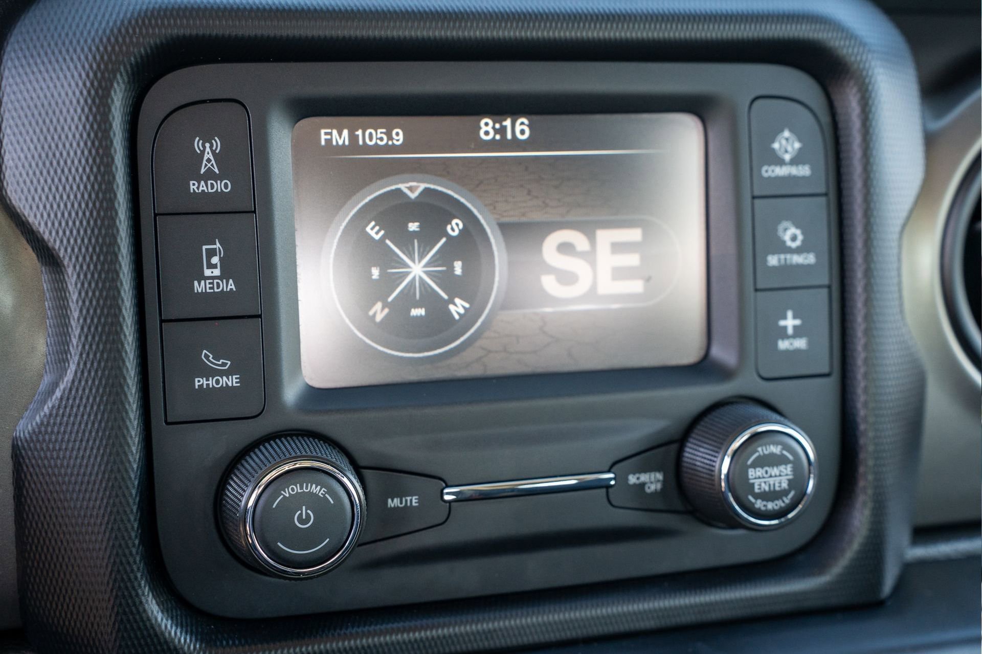 Used 2018 Jeep Wrangler Unlimited Sport image 33