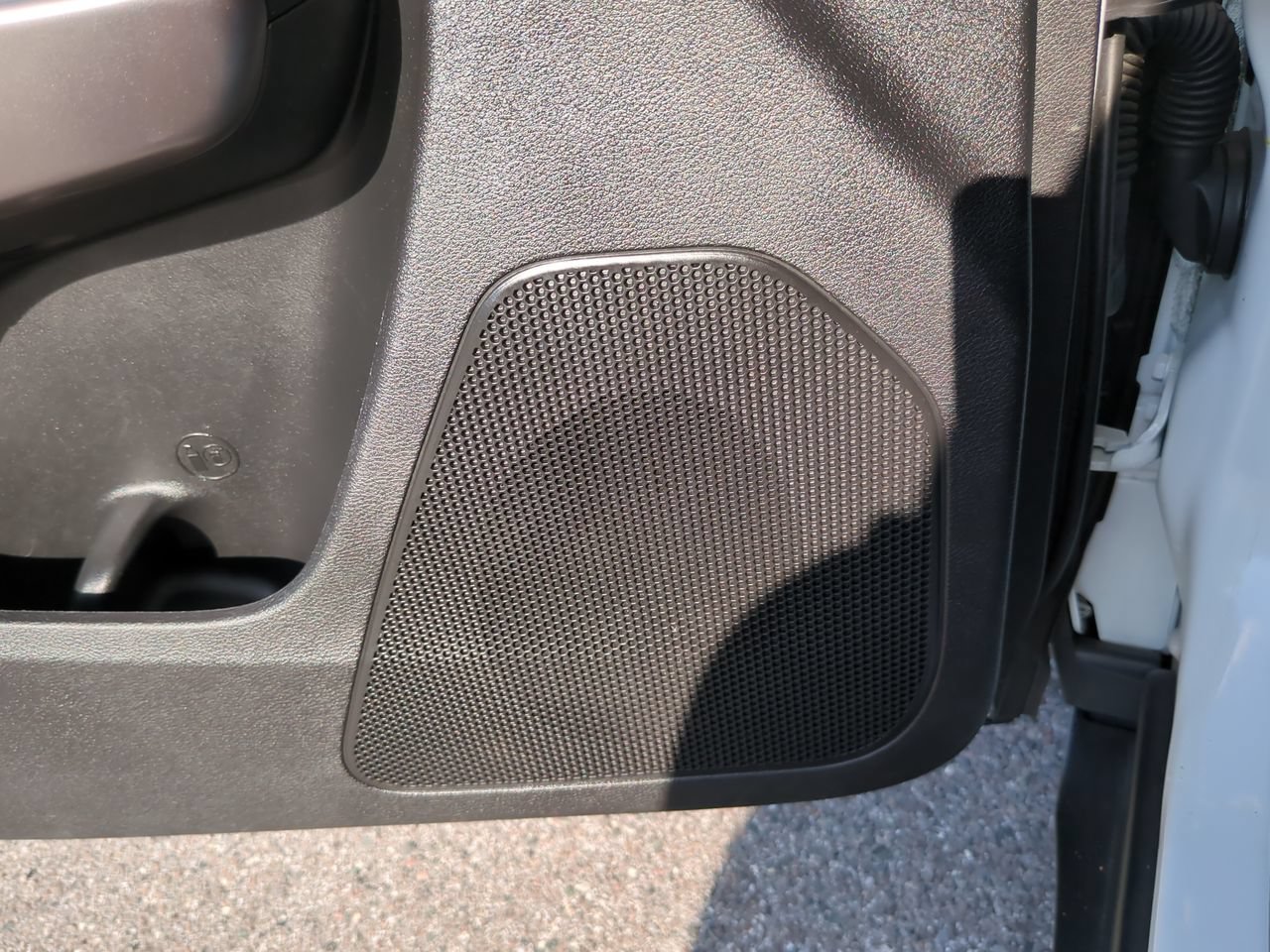 Used 2020 Jeep Cherokee Limited FWD image 26