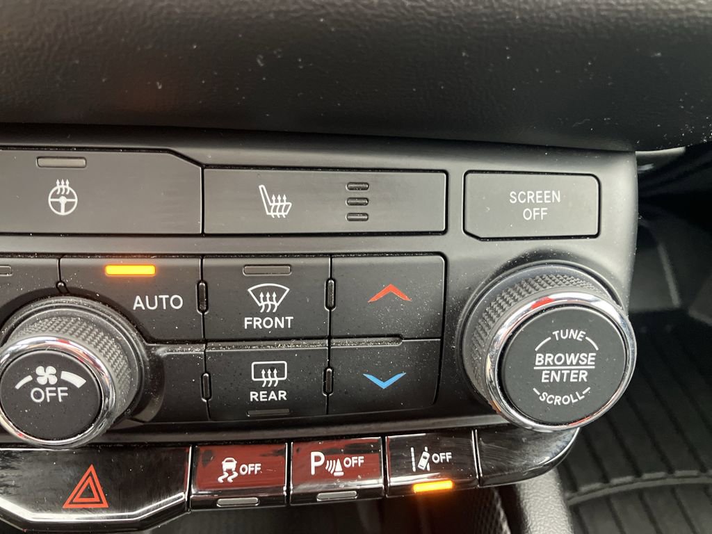 Used 2022 Dodge Durango GT image 40