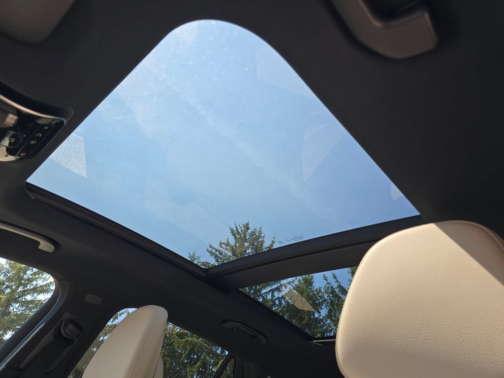 New 2027 Mercedes-Benz GLC 300 4MATIC image 3