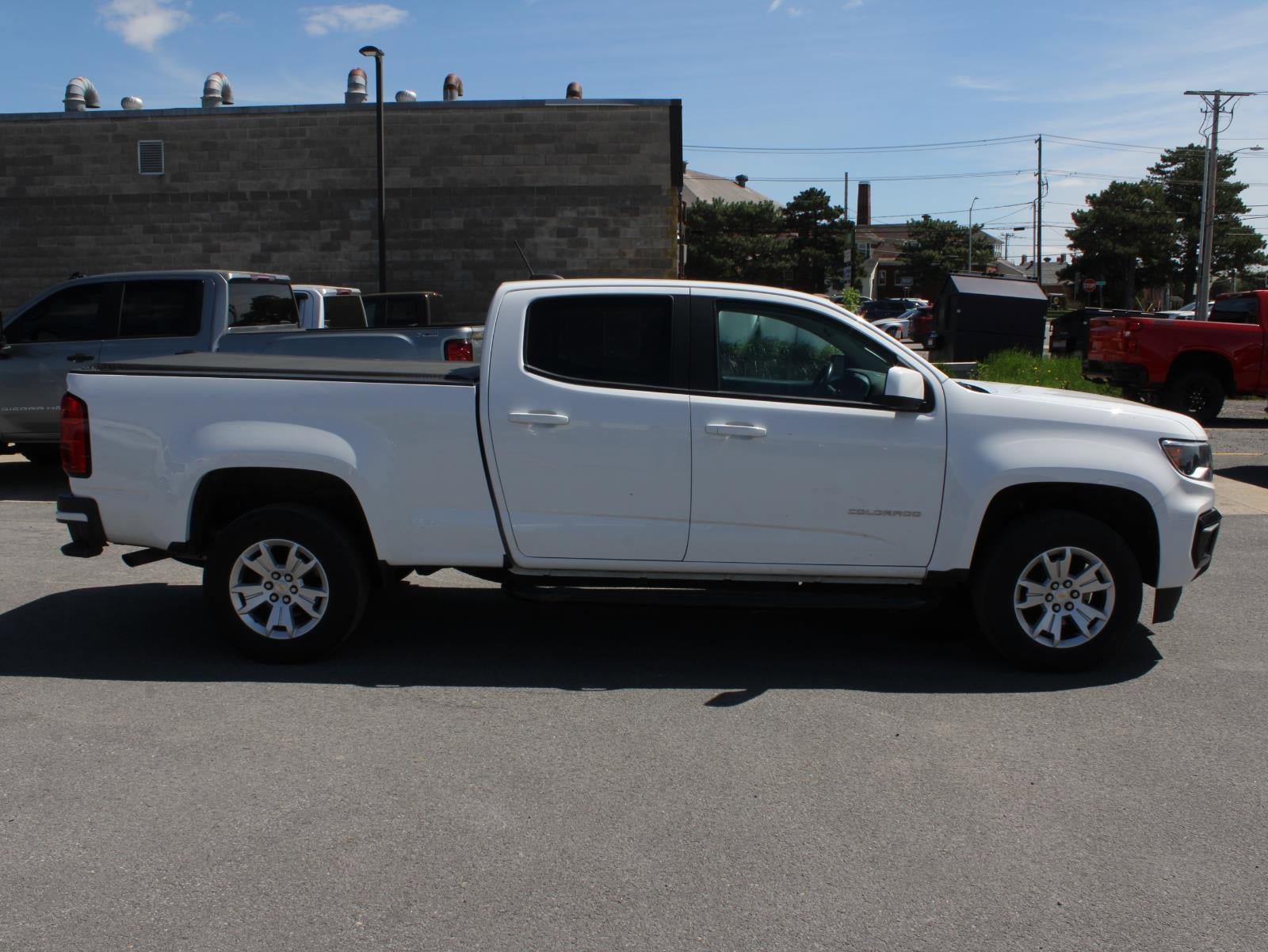 Used 2022 Chevrolet Colorado LT RWD image 4
