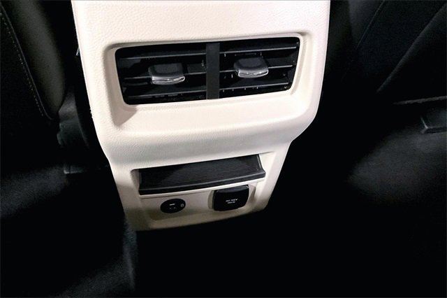 Used 2022 Ford Edge Titanium image 26