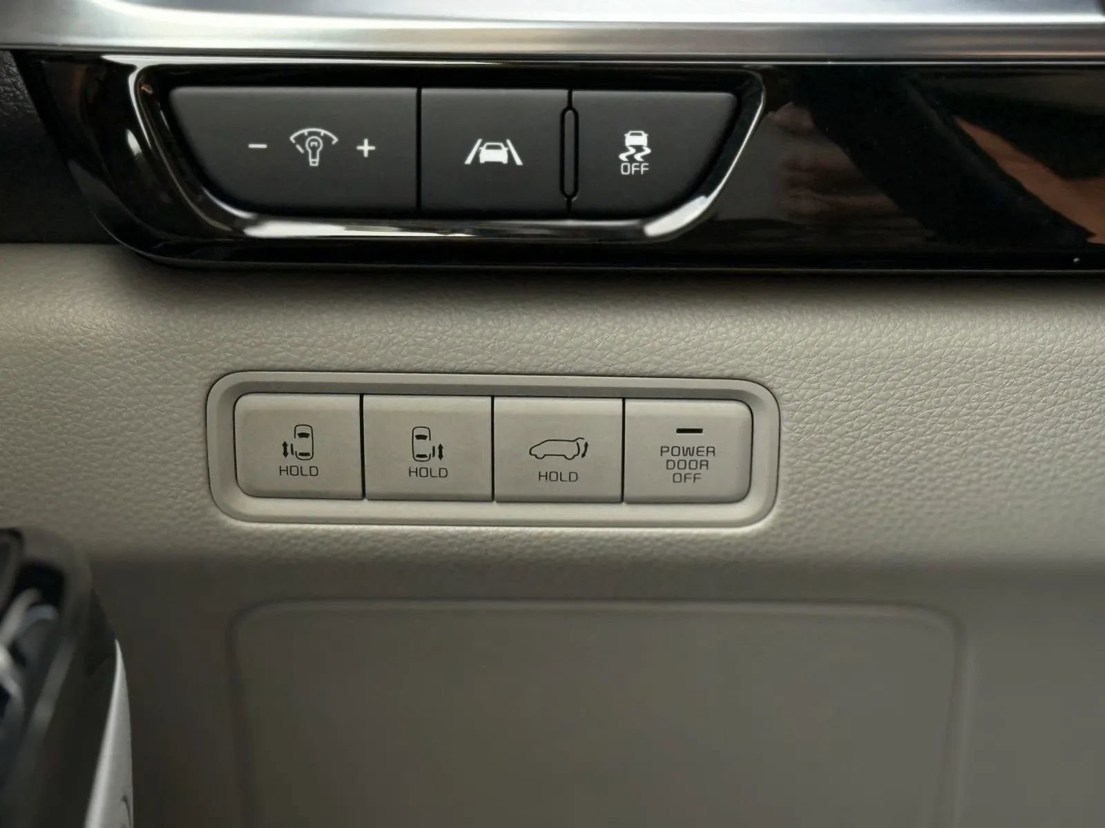 Used 2023 Kia Carnival SX Prestige w/ Paint Protection Package image 31