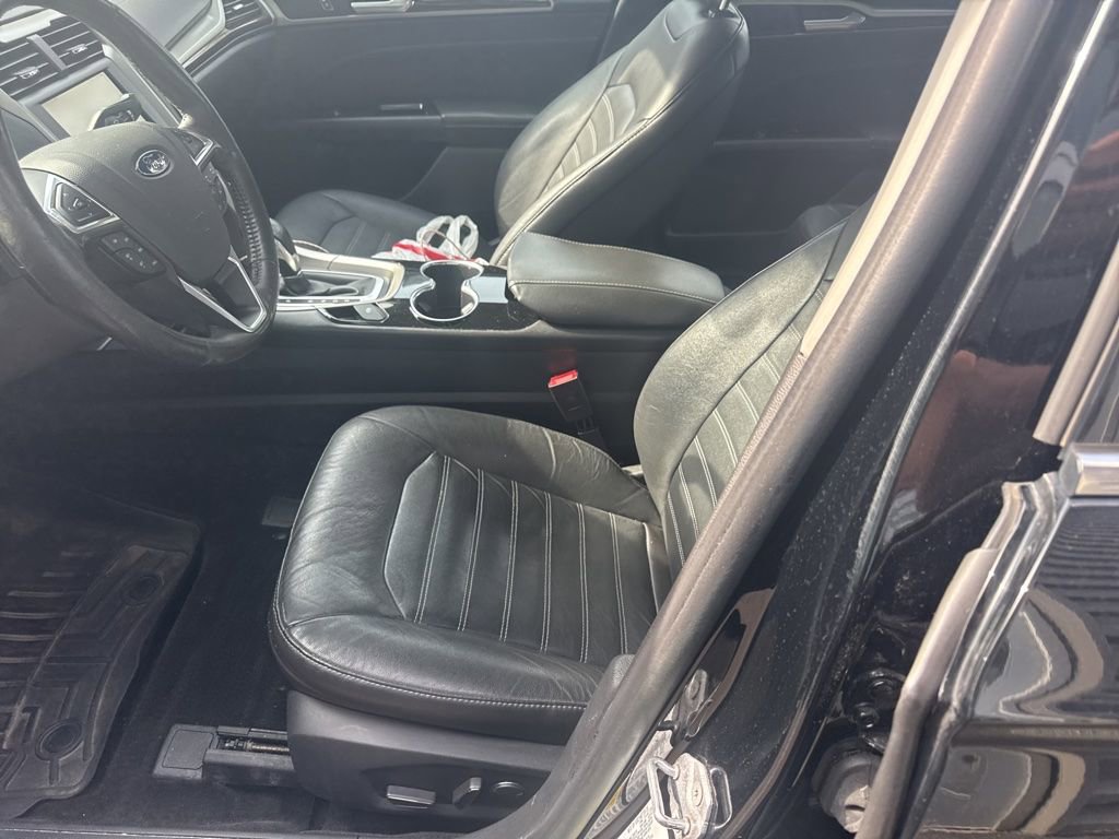Used 2016 Ford Fusion SE w/ Equipment Group 202A AWD/4WD image 9
