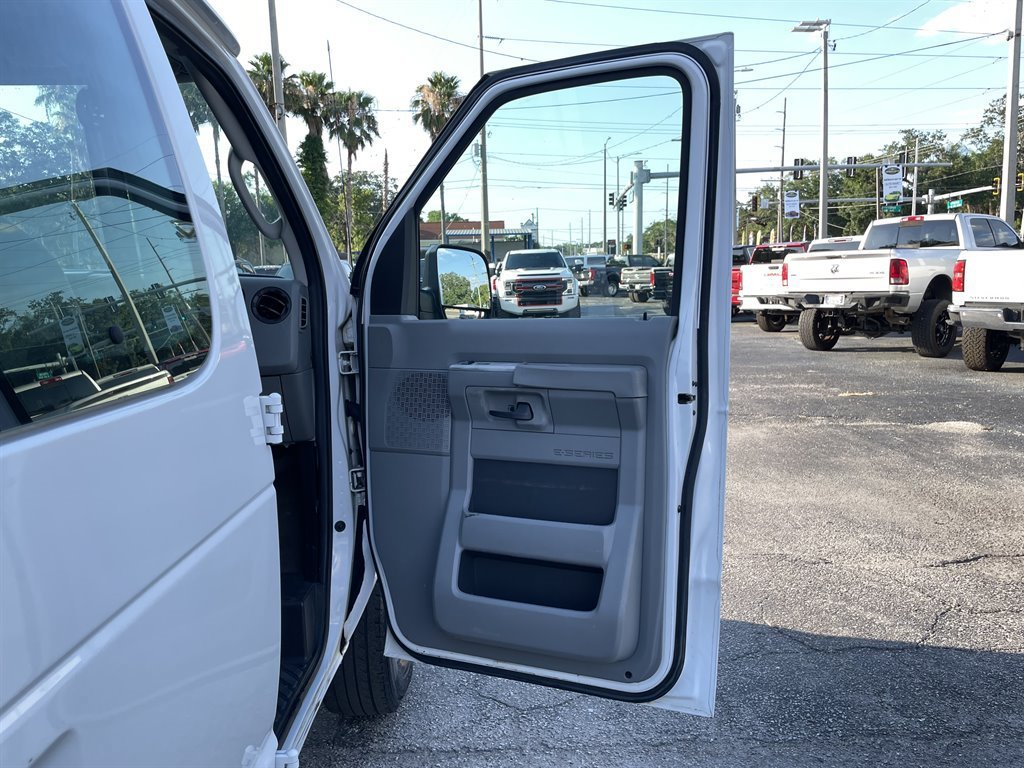 Used 2009 Ford E-350 and Econoline 350 XLT RWD image 33