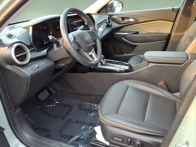 Used 2025 Chevrolet Trax ACTIV w/ Driver Confidence Package FWD image 11