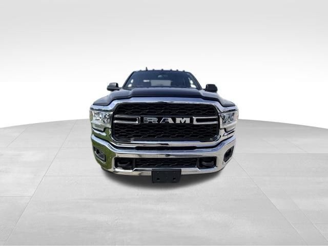 Used 2022 RAM 2500 Tradesman w/ Chrome Appearance Group AWD/4WD image 3