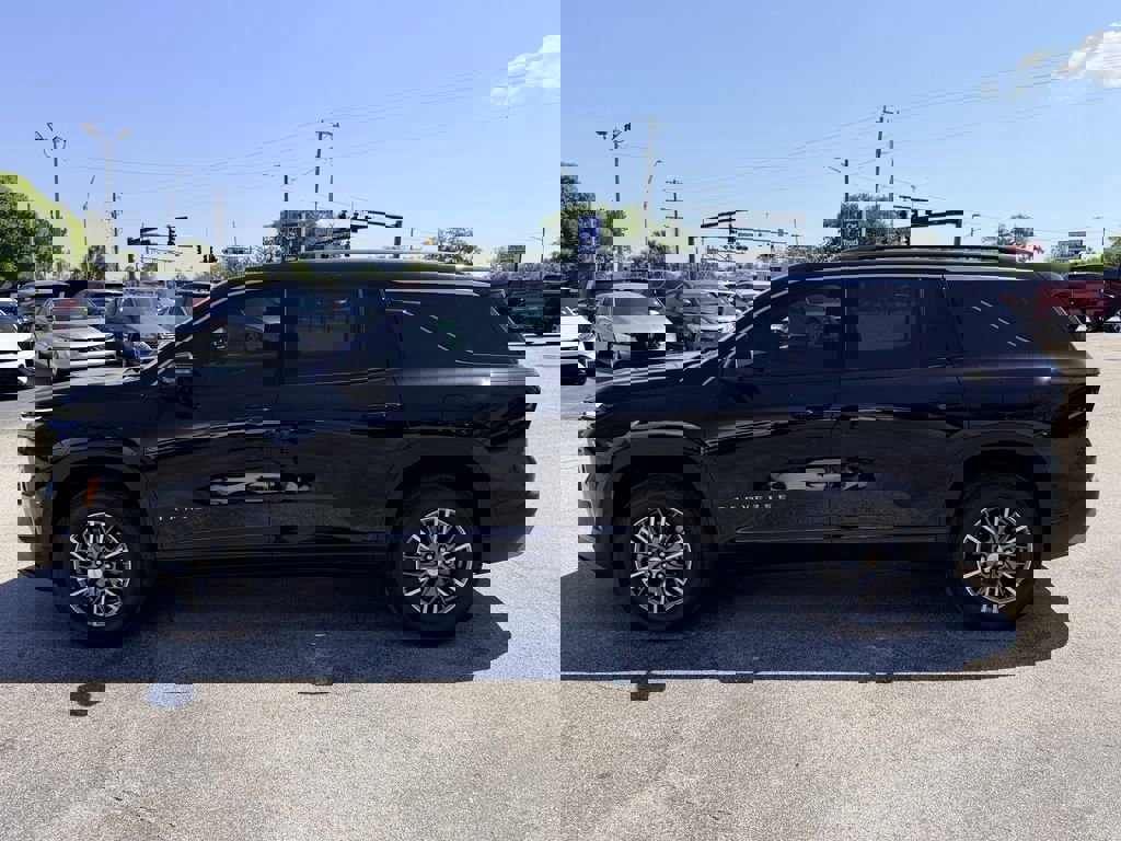 Certified 2025 Chevrolet Traverse LT w/ Driver Confidence Package image 9