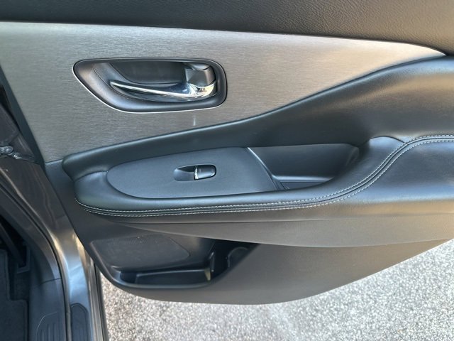 Used 2020 Nissan Murano SL w/ Moonroof Package image 15
