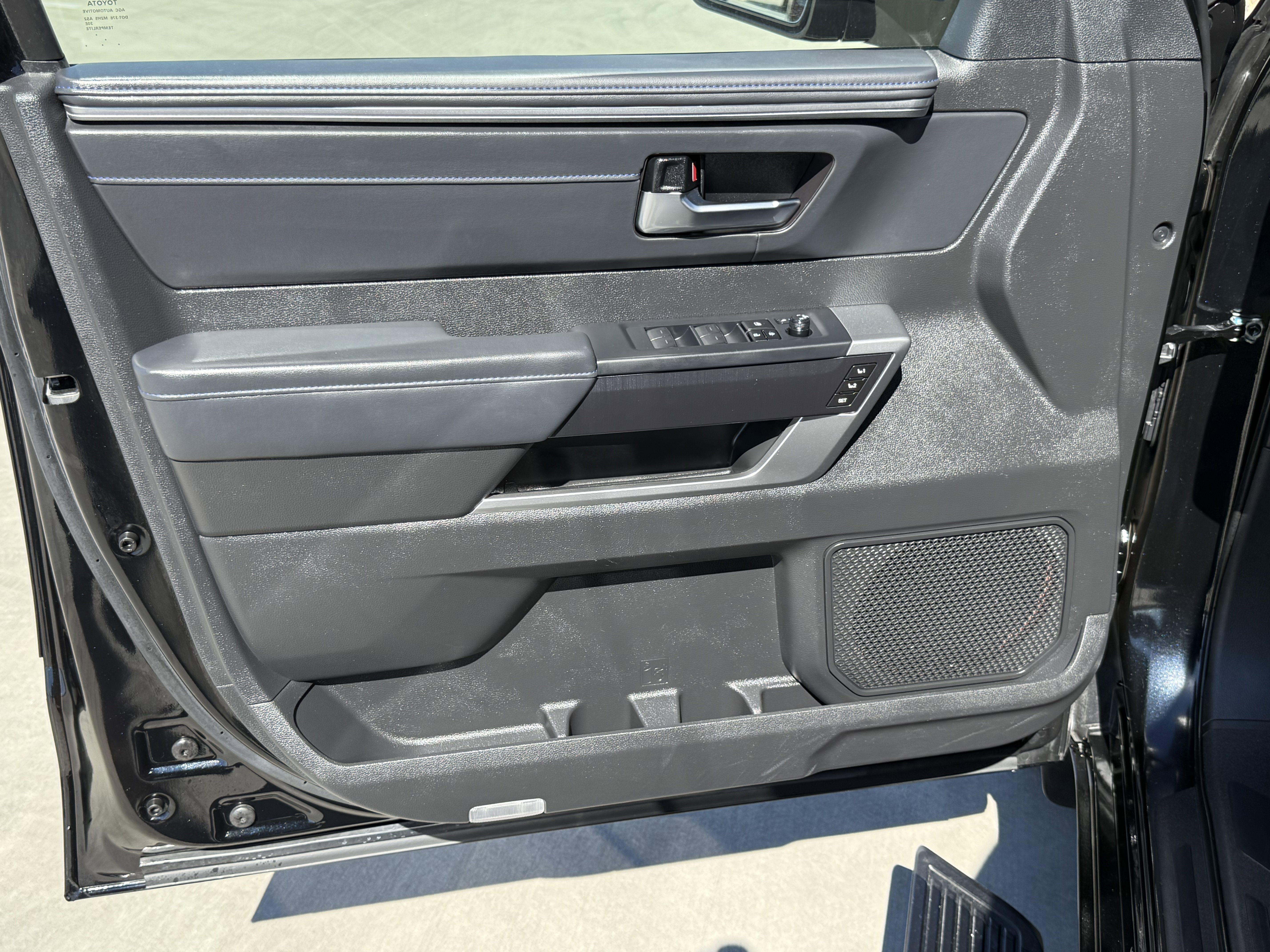 Used 2024 Toyota Sequoia Platinum image 16