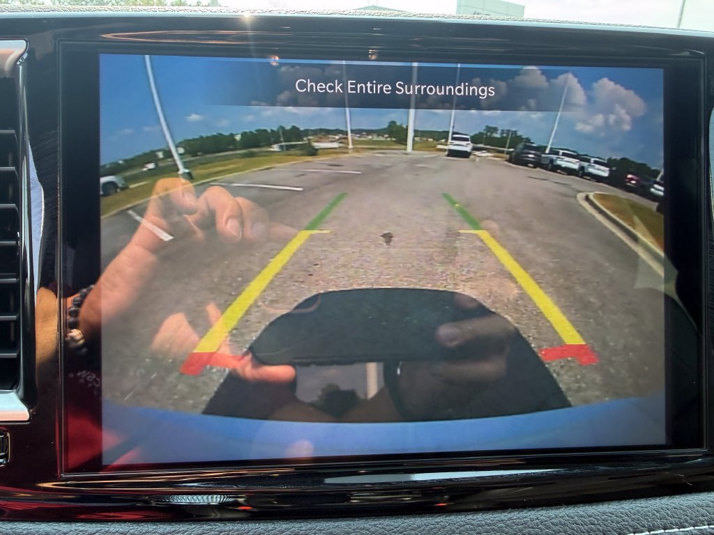 New 2027 Chrysler Pacifica Select FWD image 13