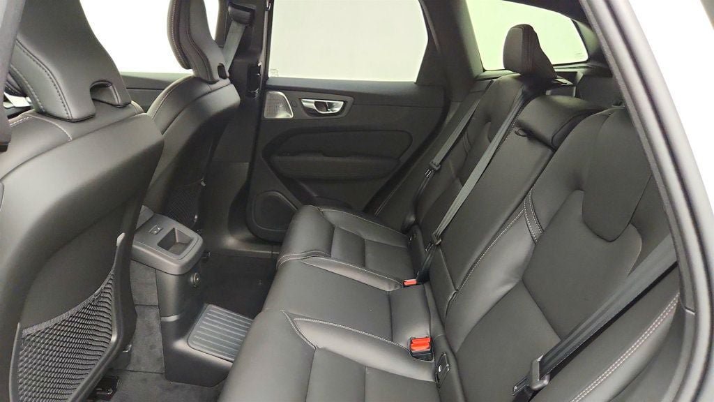 Used 2026 Volvo XC60 T8 Ultra w/ Climate Package AWD/4WD image 19