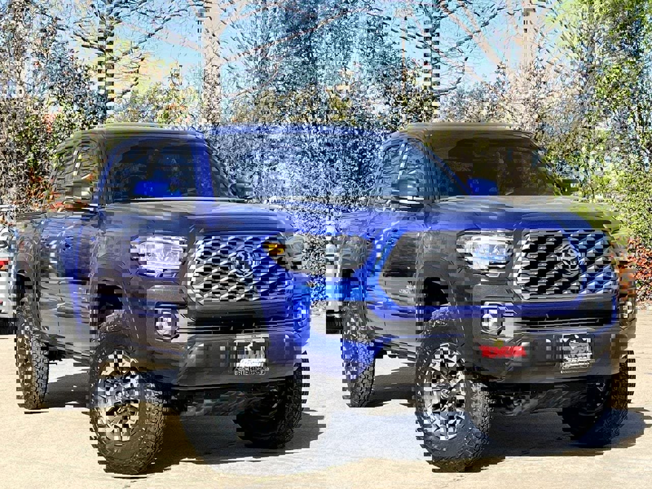 Used 2023 Toyota Tacoma TRD Off-Road image 2