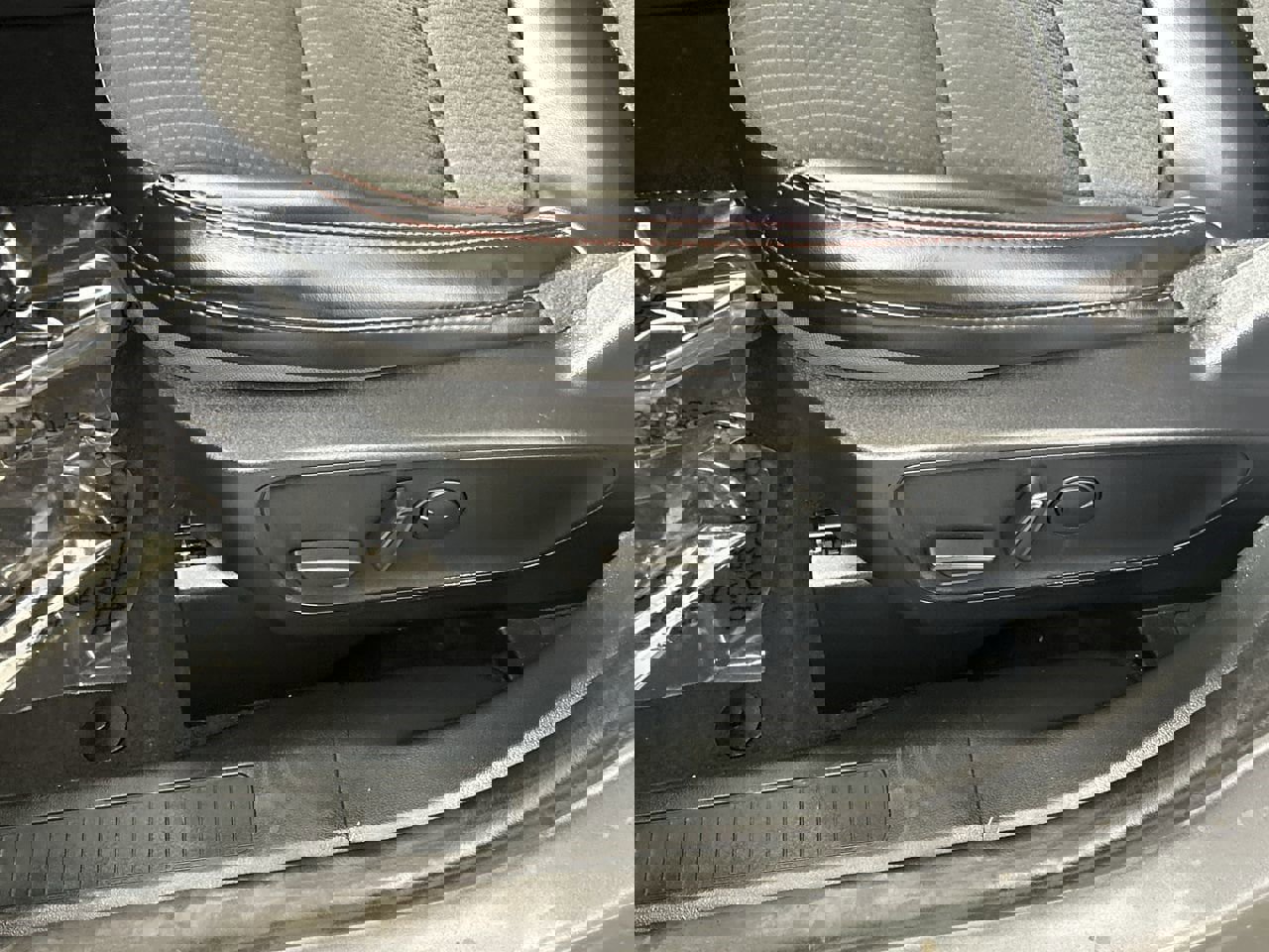 Used 2024 Ford Escape ST-Line image 19