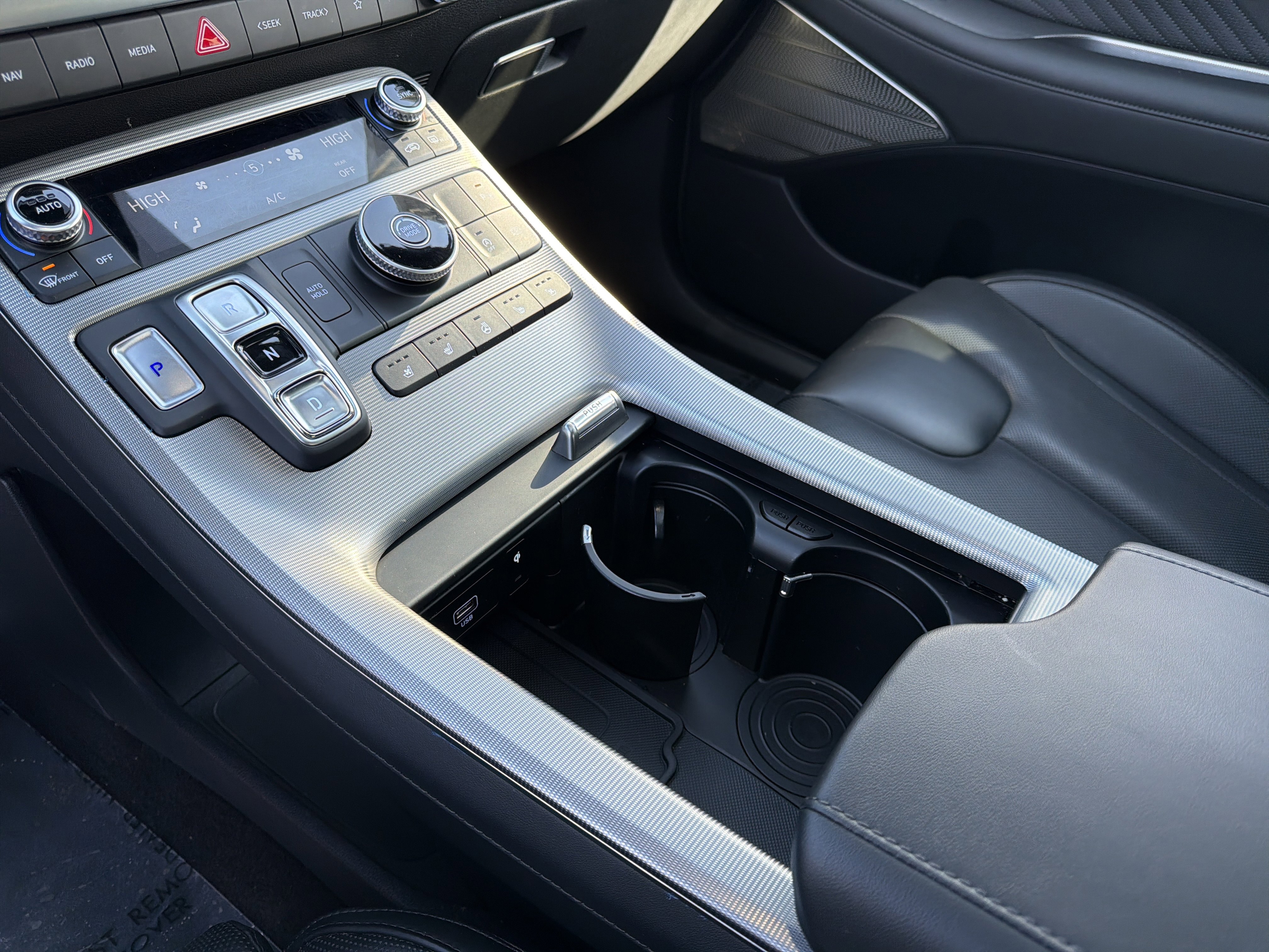 Used 2024 Hyundai Palisade Calligraphy image 26