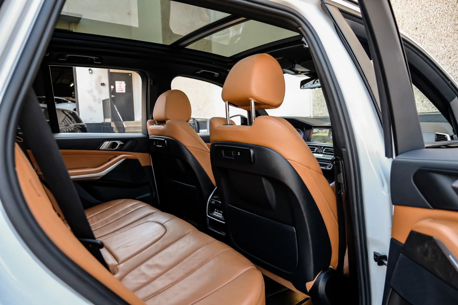 Used 2022 BMW X5 sDrive40i w/ M Sport Package RWD image 38