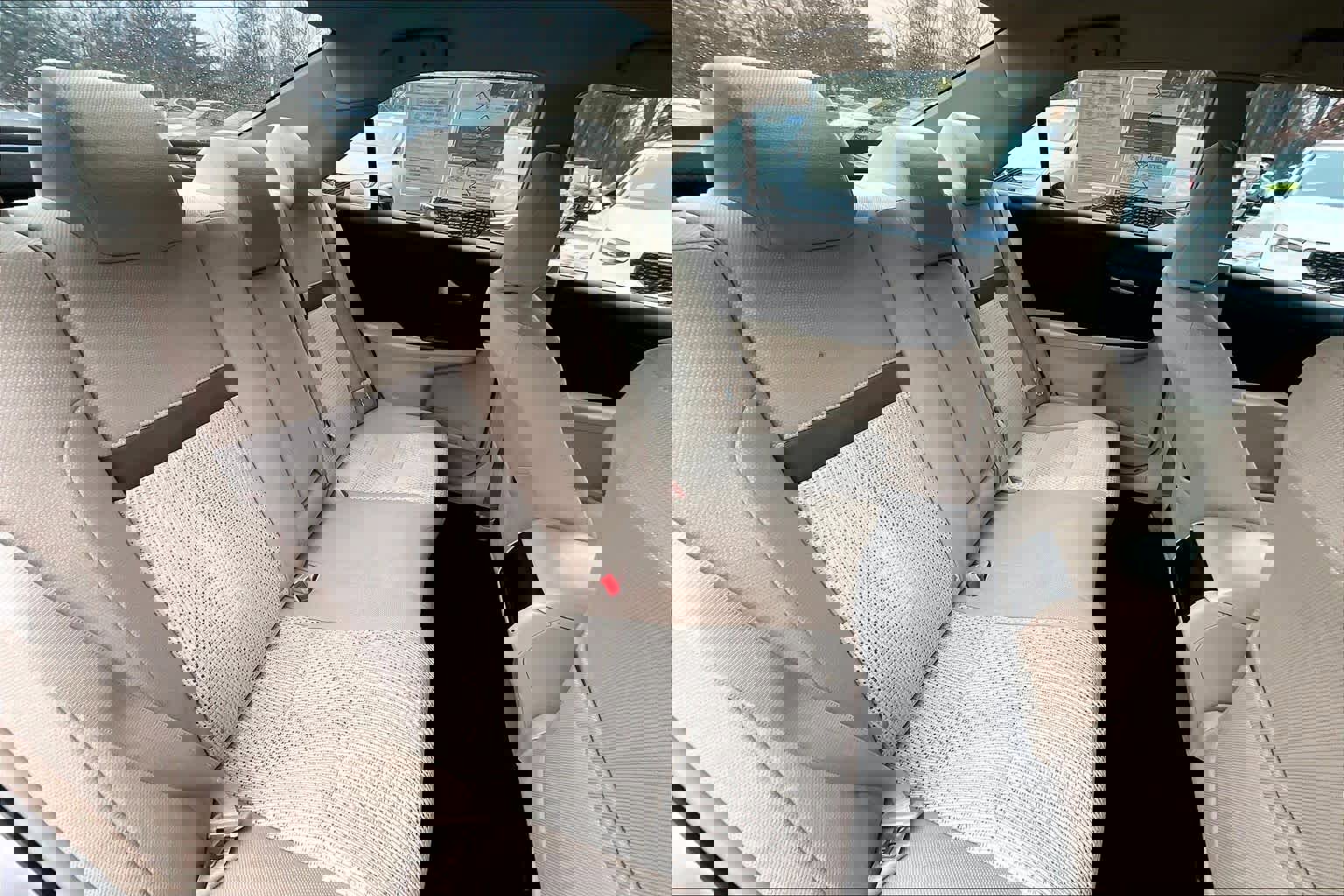 Used 2013 Toyota Camry LE image 19