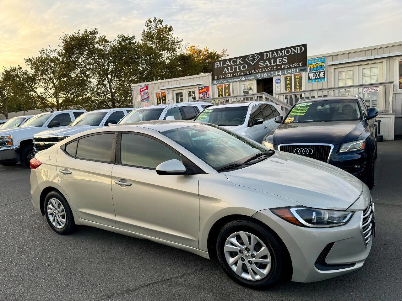 Used 2017 Hyundai Elantra SE image 5