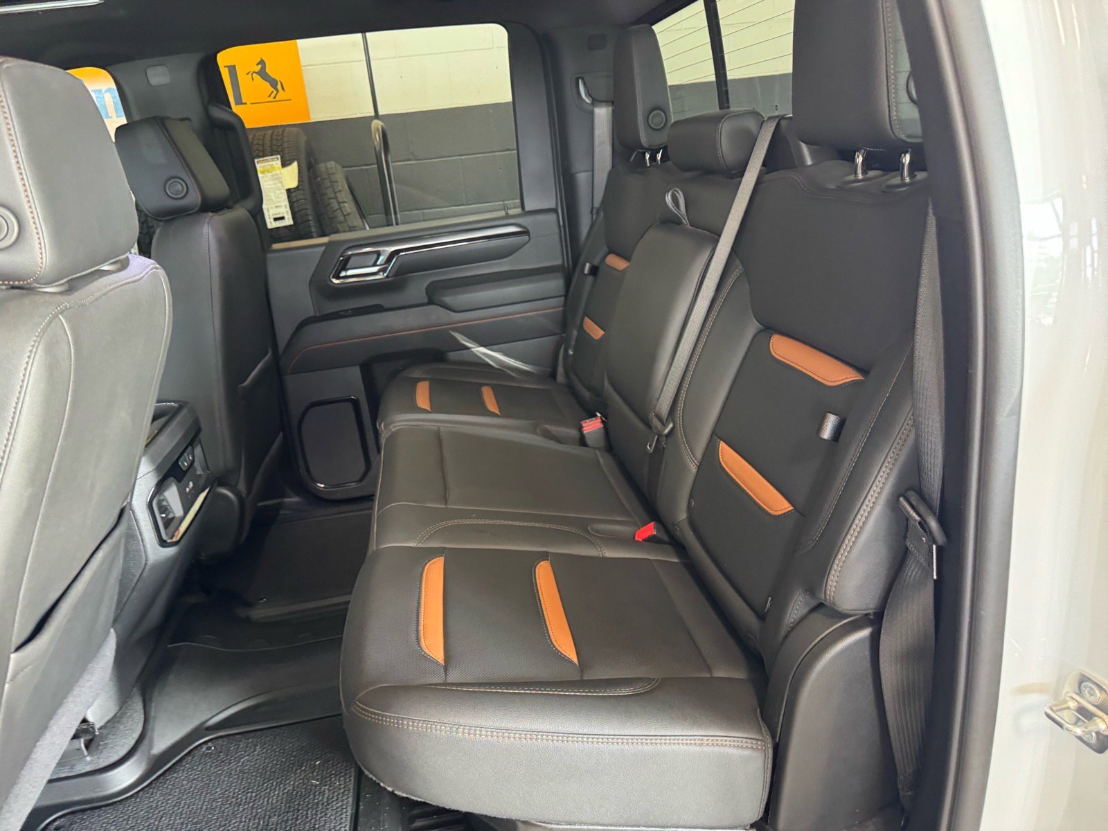 Used 2024 GMC Sierra 2500 AT4 w/ AT4 Premium Plus Package image 12