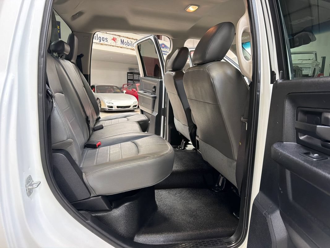 Used 2014 RAM 3500 Tradesman w/ Chrome Appearance Group AWD/4WD image 36
