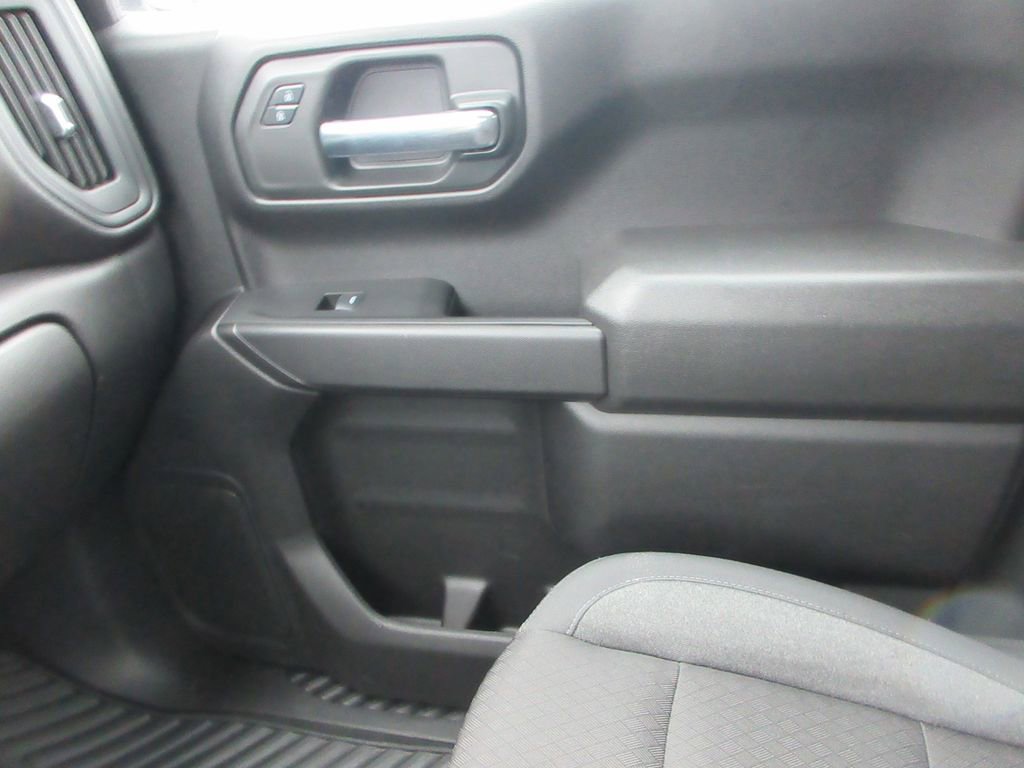 Certified 2024 Chevrolet Silverado 1500 Custom w/ Turbomax Blackout Package image 31